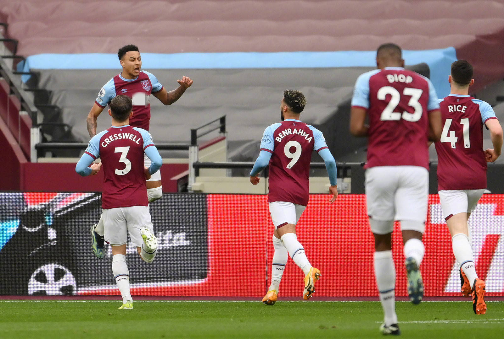 紧跟前列队 紧跟前列队