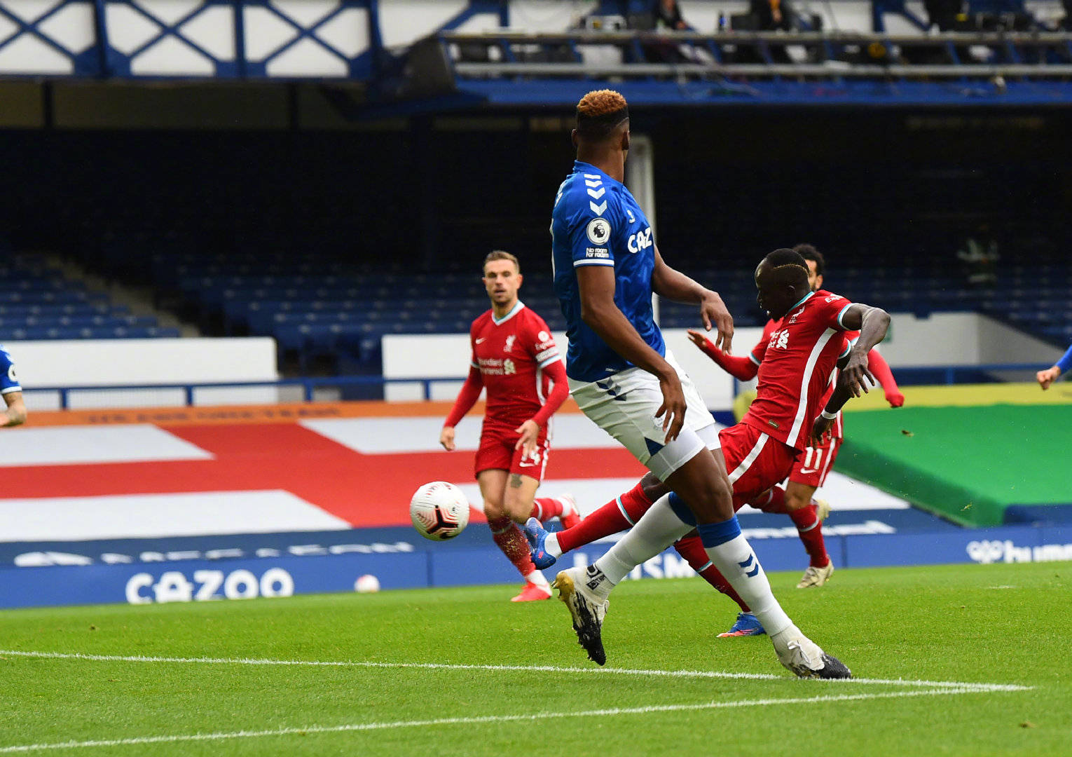 一个坚实的 一个坚实的